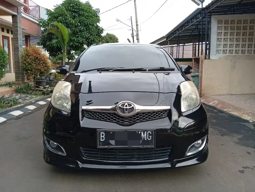 YARS S LTD 2011 MATIC, ISTIMEWAAA