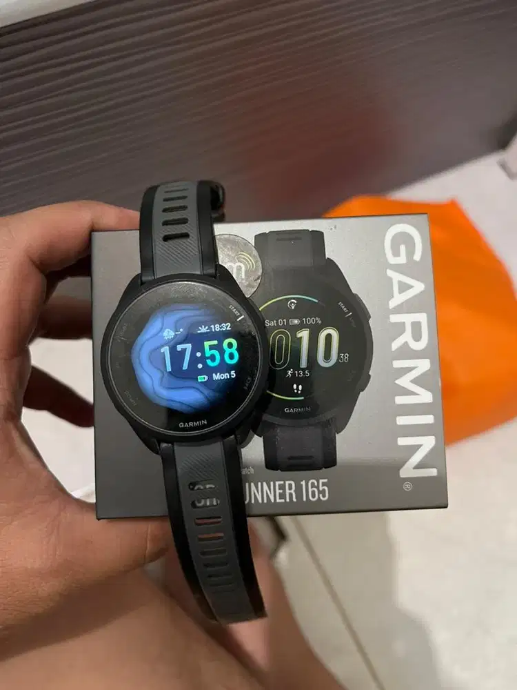 Garmin Forerunner 165 (Jam Jogging)