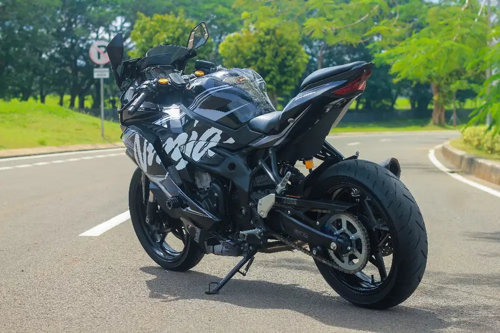 KM 300 Perak Kawasaki ZX25R 2021