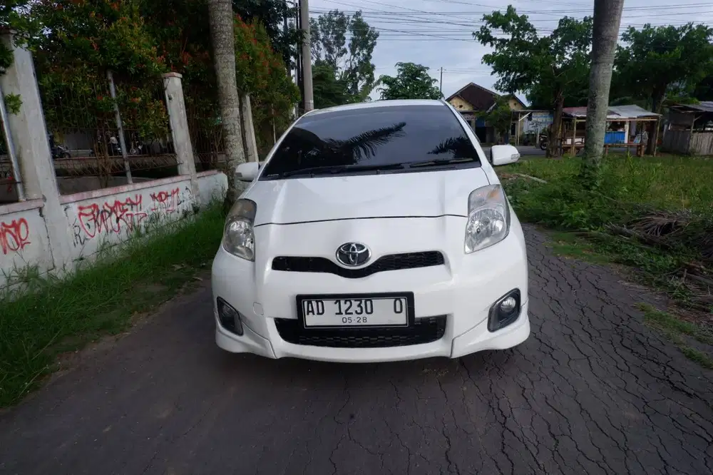 DIJUAL YARIS S LIMITED MANUAL 2012 MURAH DP MINIM JAZZ