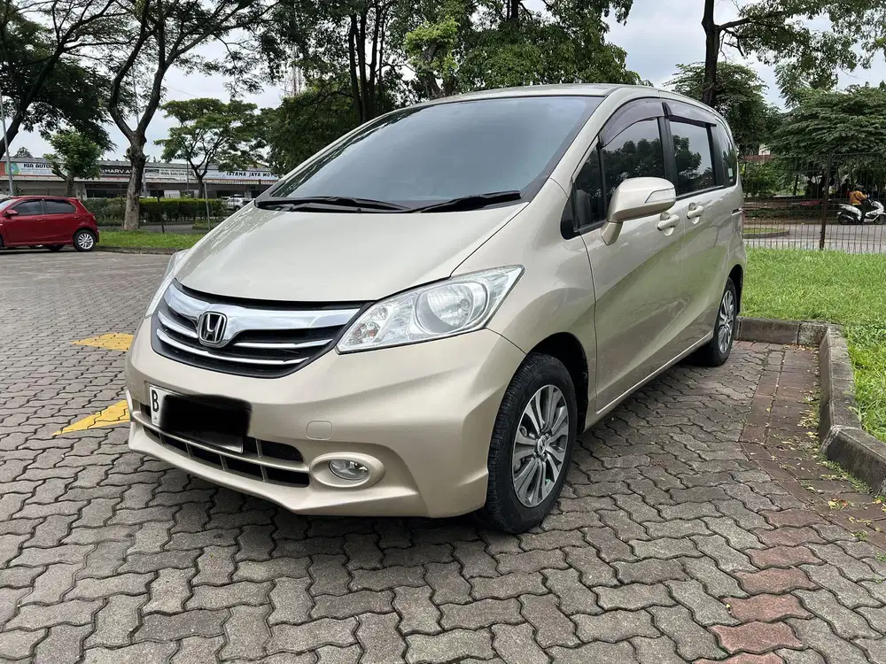 Honda Freed E PSD 2013 Kuning Emas AC Double