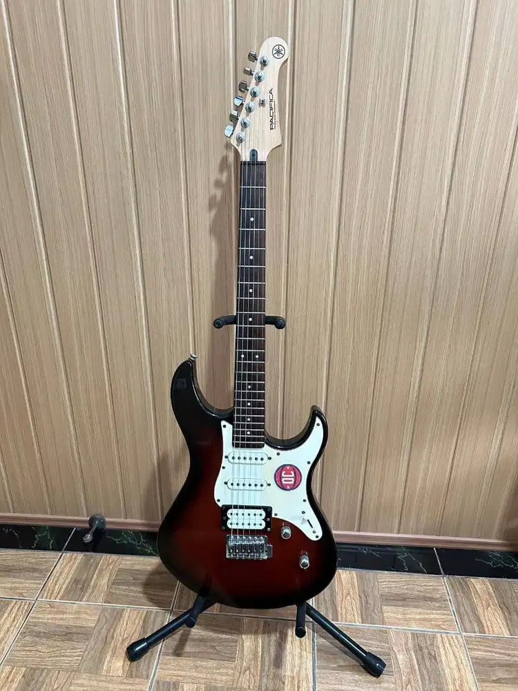 Yamaha Pacifica PAC112V