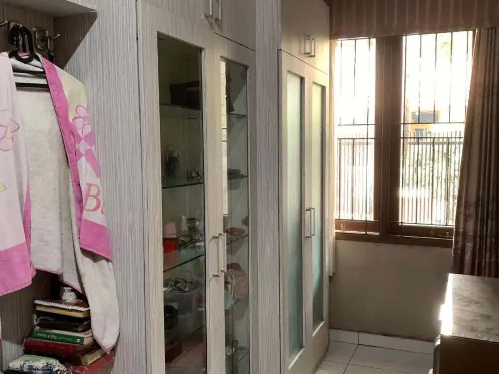 rumah minimalis 2 lantai siap huni lokasi strategis di margahayu