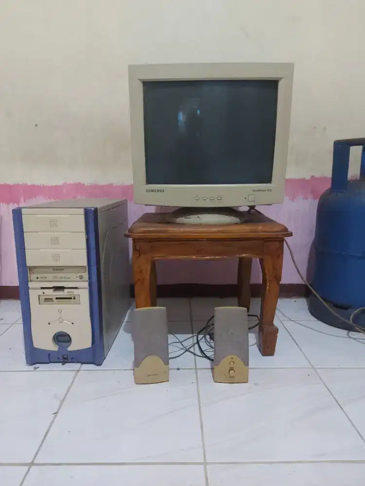 Komputer lengkap/Tv/Tape kompo