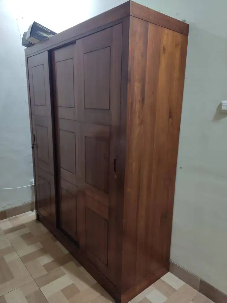 Lemari Pakaian 3 Pintu Sliding Jati