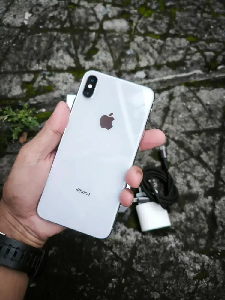 iphone xs max 64gb fullset indosat/3 only