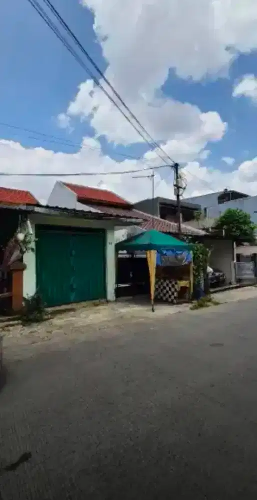 Disewakan rumah petak pinggir jalan besar