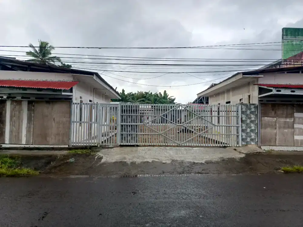 Jual rumah SHM beserta kamar kosan