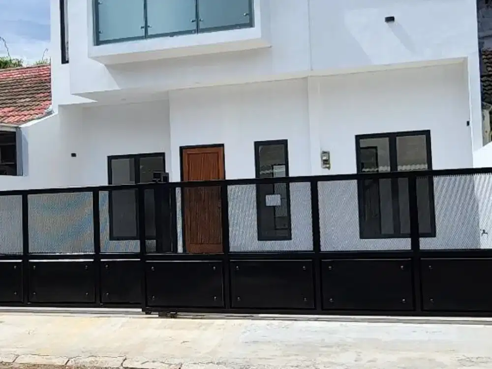 Rumah baru selesai direnovasi 2 lantai di lokasi strategis Kencana Loka BSD City