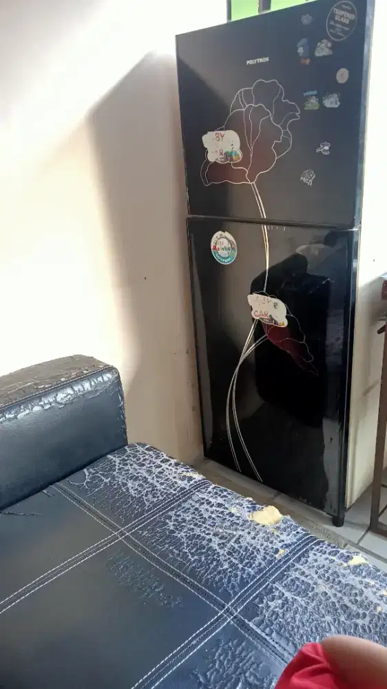 Kulkas polytron 2 pintu kondisi mati
