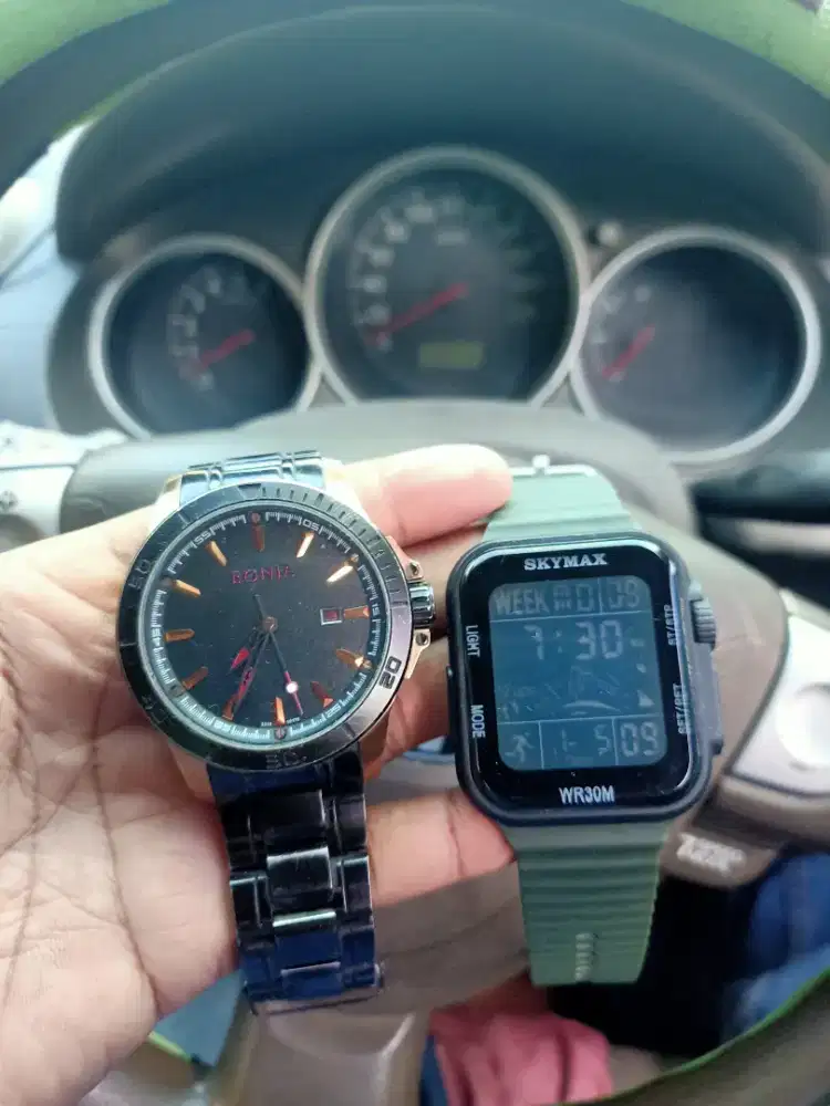 Di jual murah meriah jam  tangan Bonia dan sky max tahan air dan panas