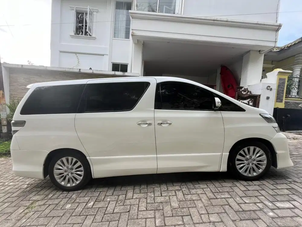 Dijual Vellfire ZG Premiumsound 2014