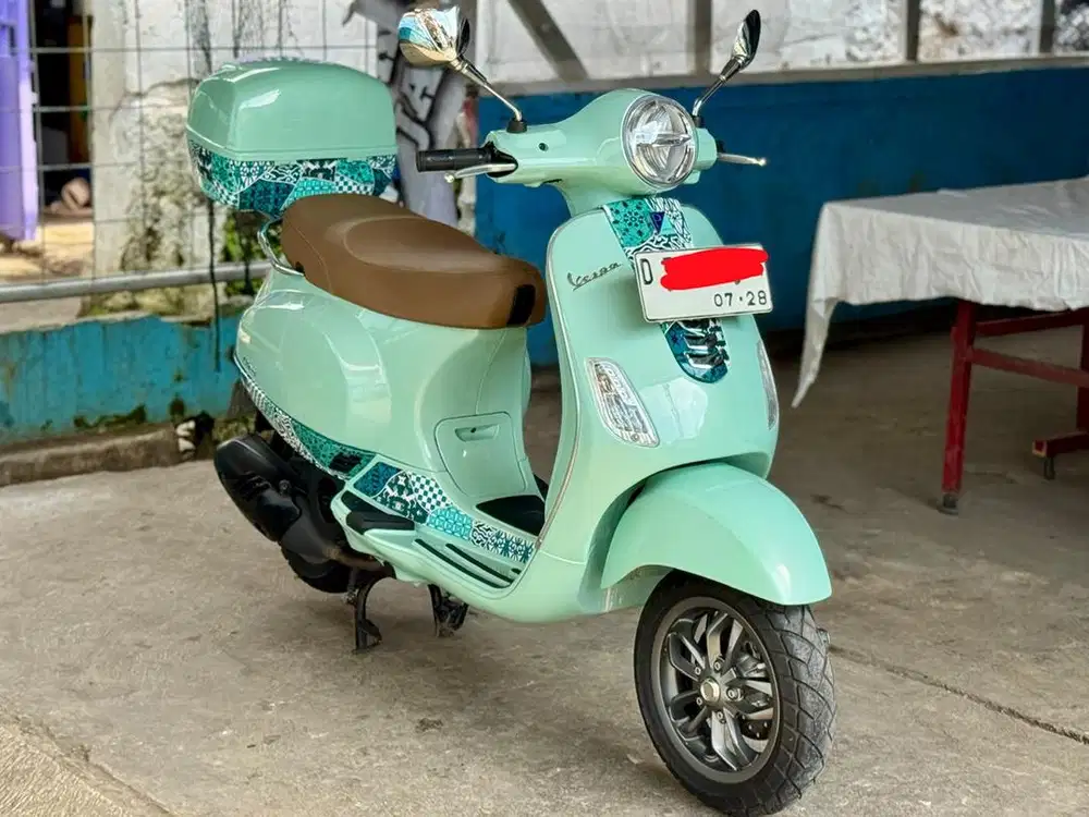 VESPA LX BATIK SPESIAL EDITION LOW KM 2023