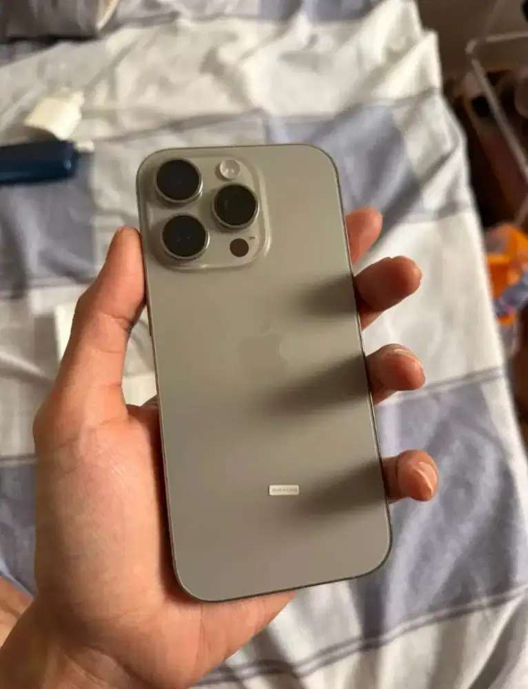 Di cari iphone 16 pro 128gb resmi ibox