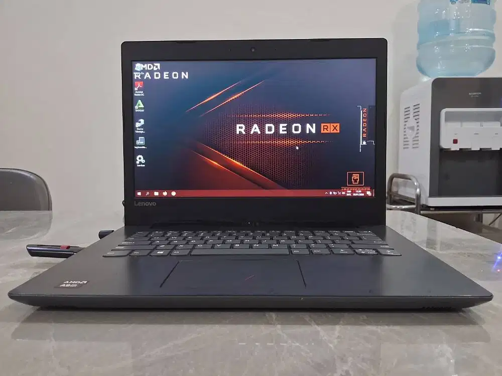 LENOVO 320 AMD 3.0GHz ddr4 8GB Dual VGA R5 5Compute Win ORI Garansi
