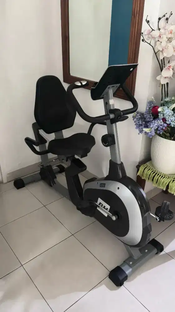 Sepeda Statis BH Artic Comfort Recumbent Bike H853