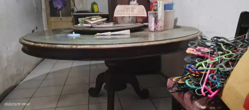 Meja makan kayu jati tua antik bulat 2 susun
