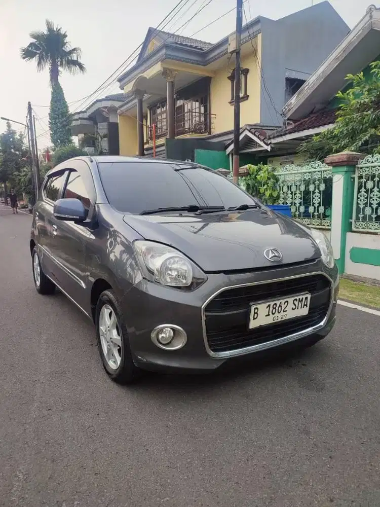 daihatsu ayla x 1.0 at metic th 2014 abu metalik nopol Genap jakarta