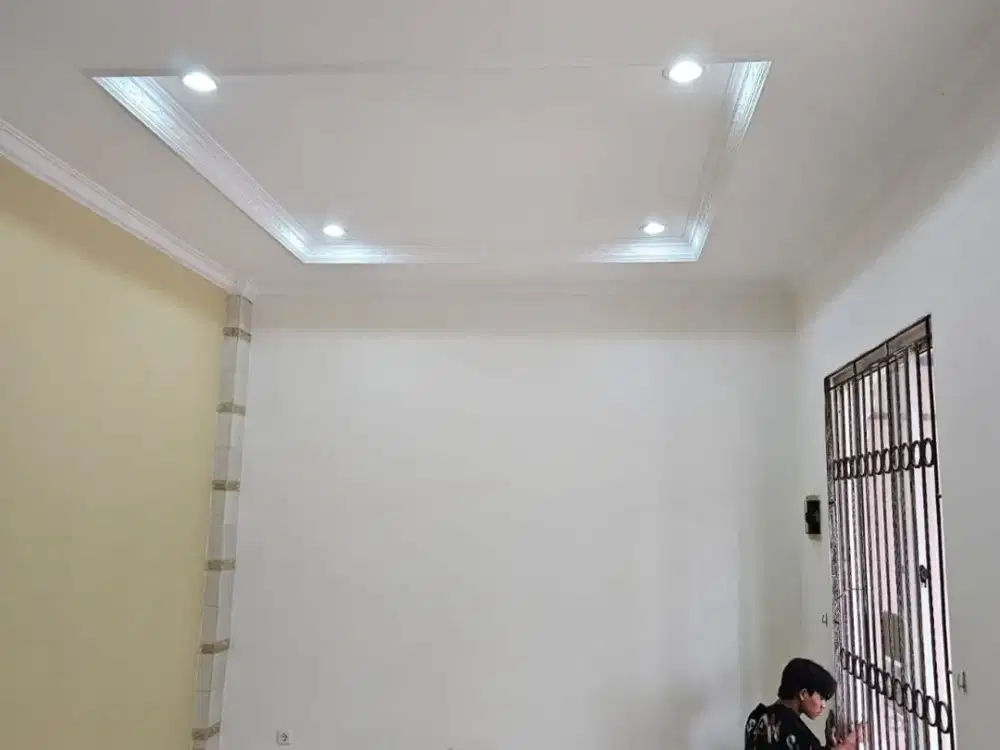 Dijual Rumah Bagus Baru Renovasi di Taman Holandia, Lippo Karawaci. Dekat dengan Tol