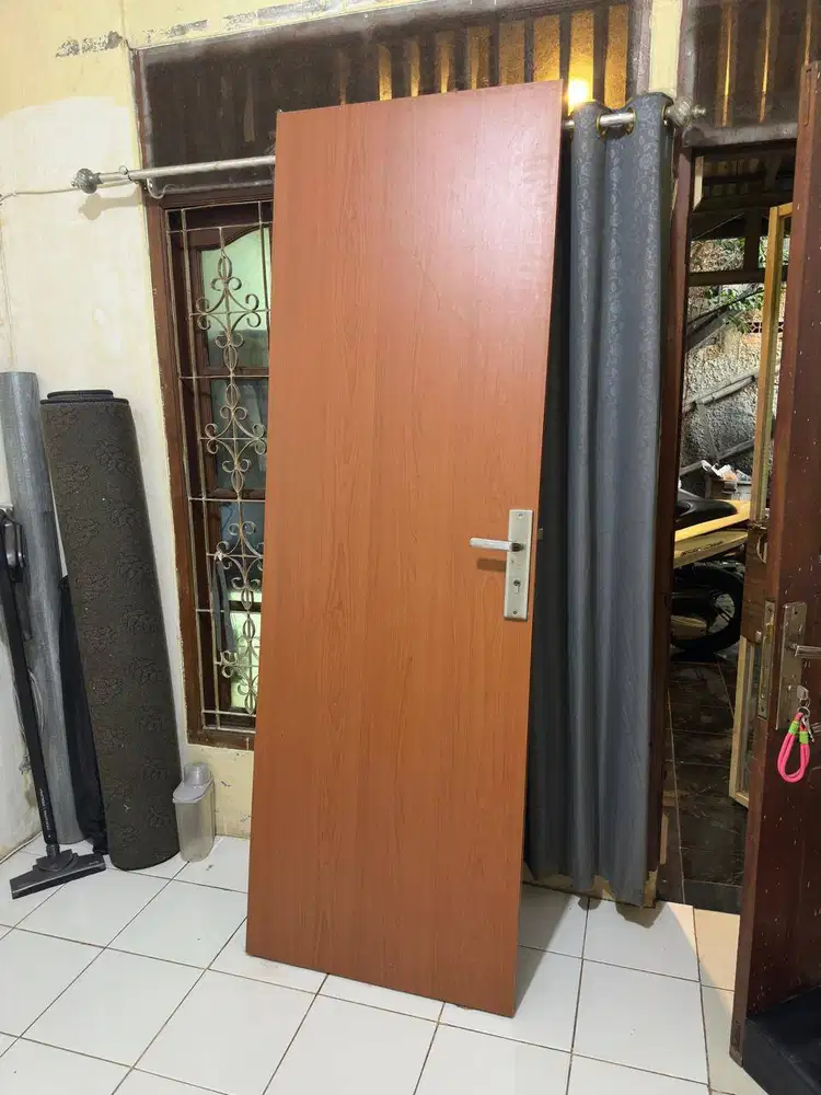 Jual Pintu Masih Baru Blum pernah di pakai sudah 1 tahun