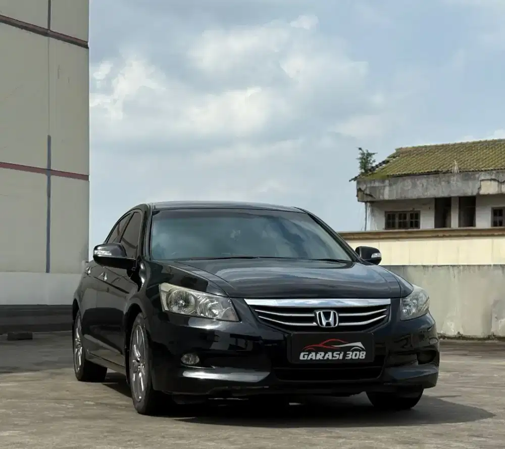 Honda Accord VTIL AT CP2 2012 Warna Hitam KM 104 rb