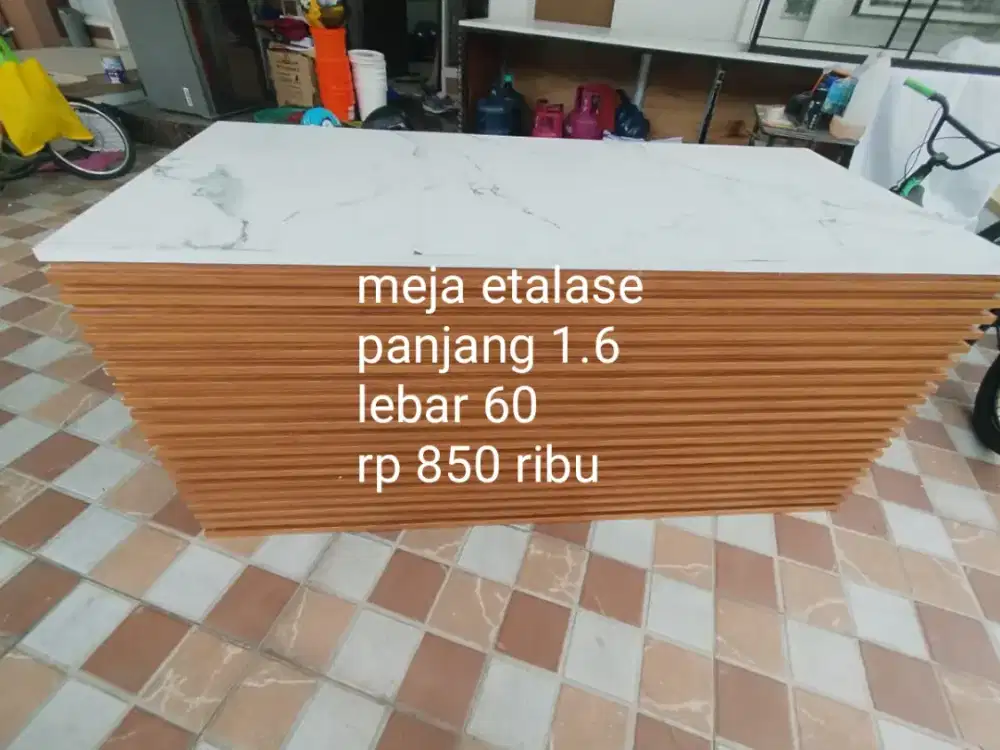 Jual meja etalase 1.6 meter dan 3 m harga sama