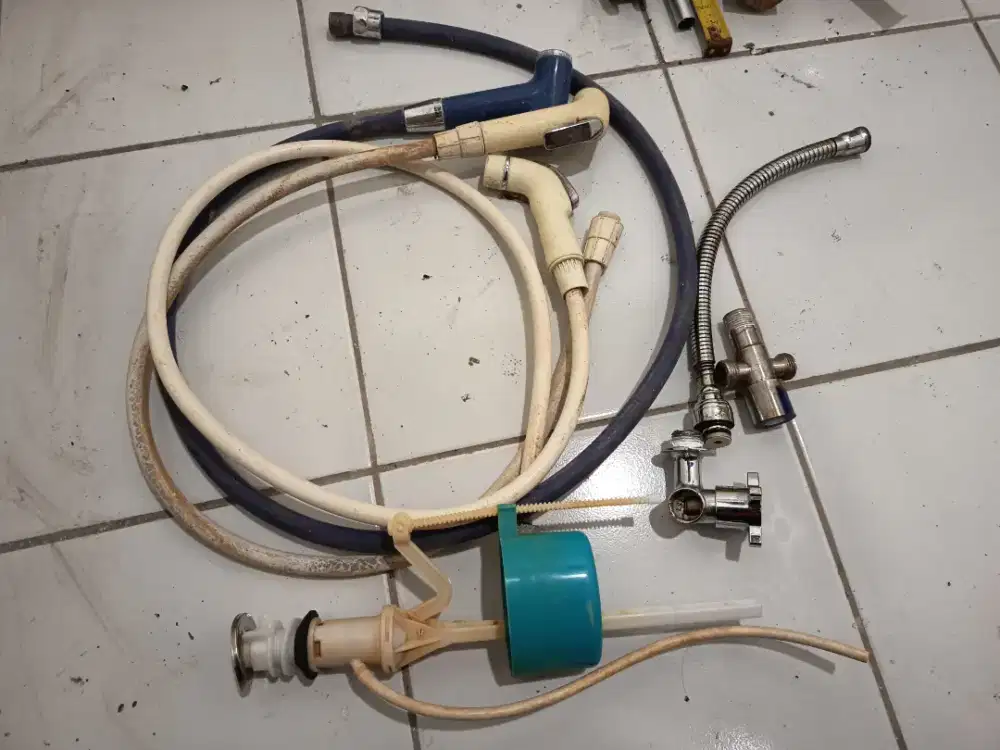 3 jet bidet jet shower+stopkeran kloset +pelampung kloset+keran angsa