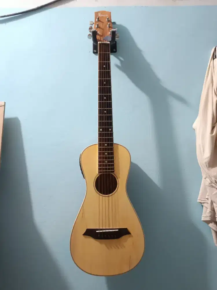 Gitar akustik elektrik mini traveller