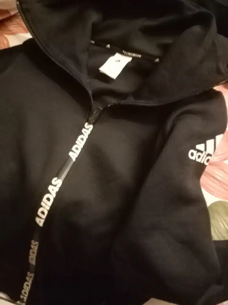 Jaket Adidas hitam cewe