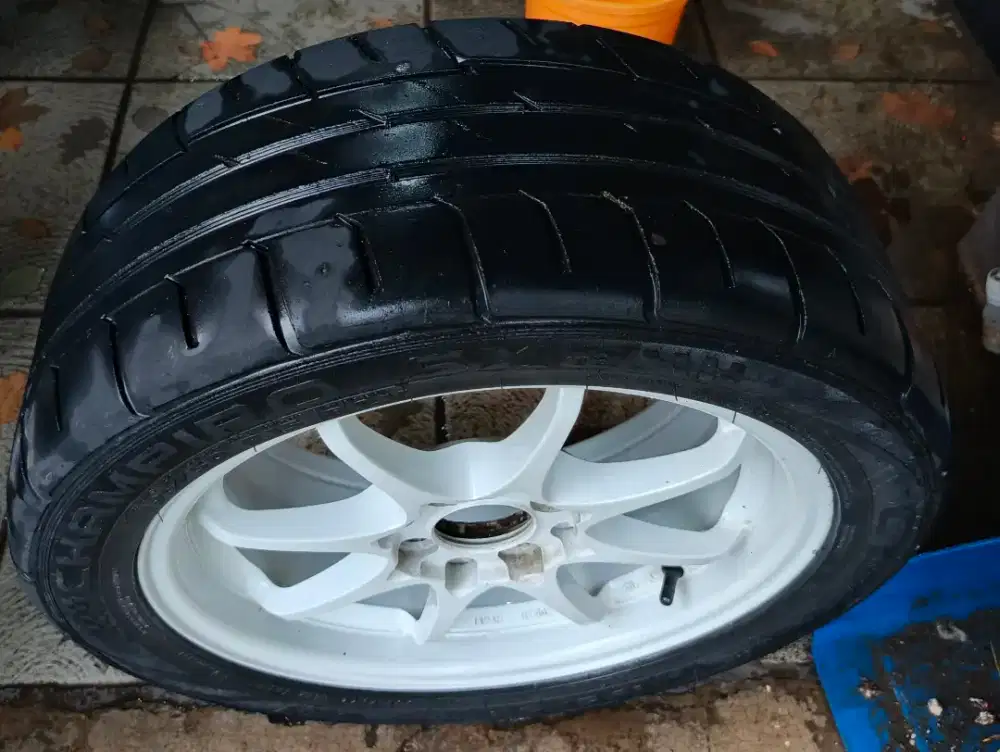Velg r15 ban semislick