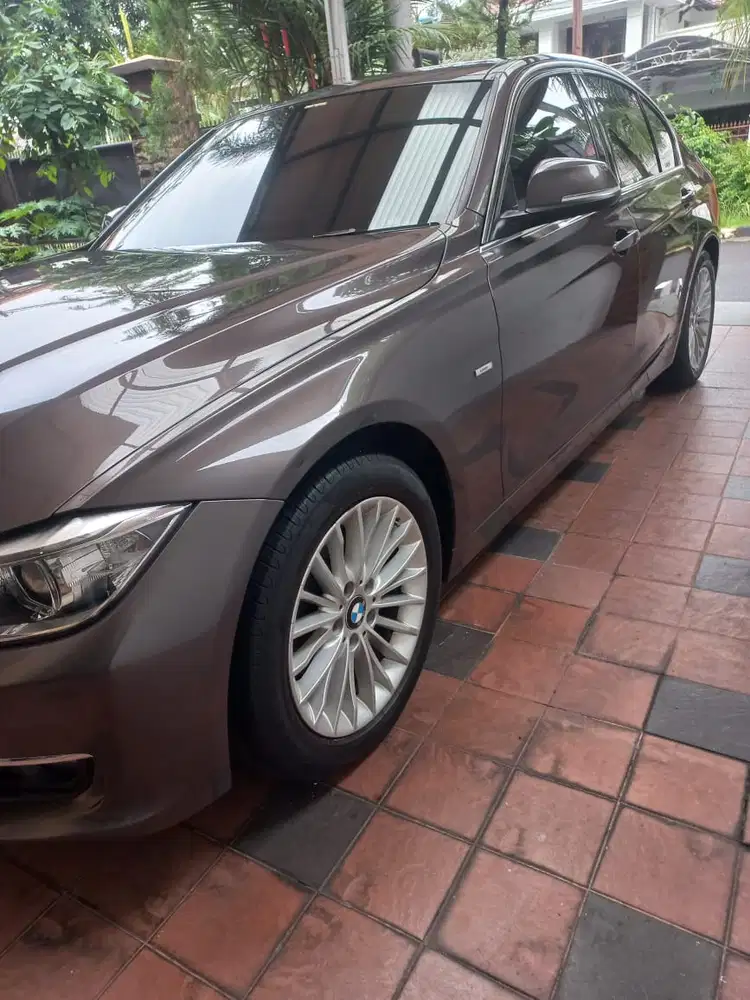 BMW 320i 2015 Bensin