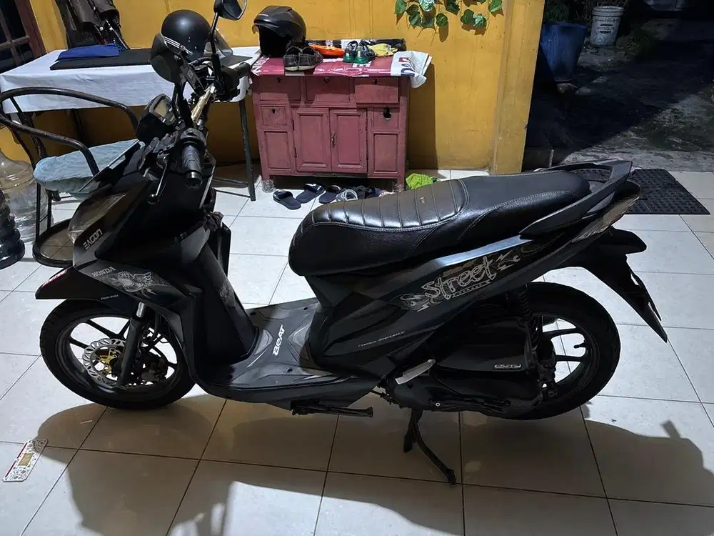 Beat street 2022 hitam CBS