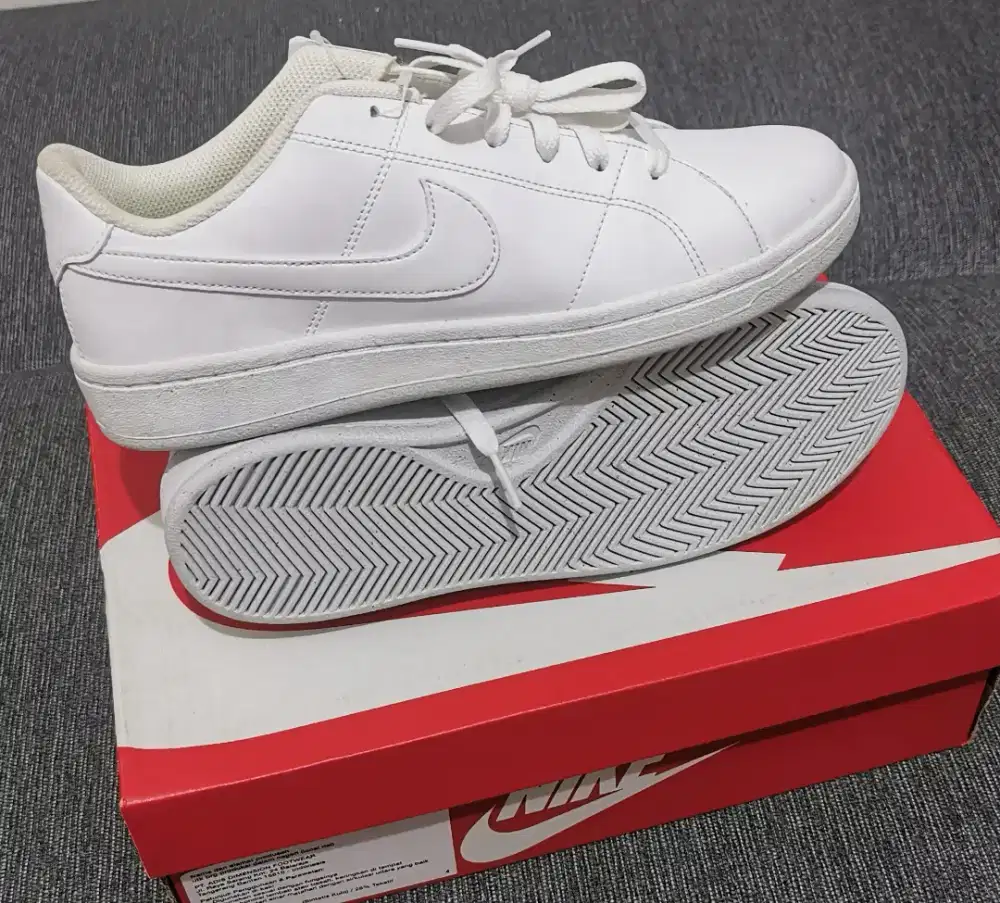 Sepatu nike court royale