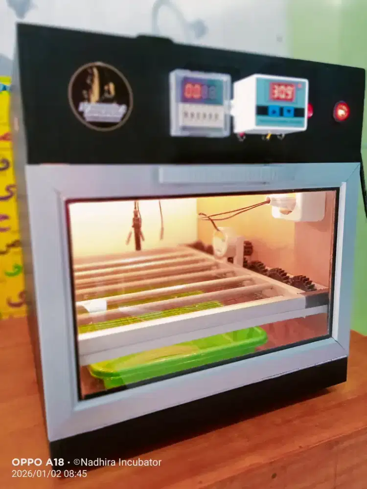 Mesin tetas telur otomatis