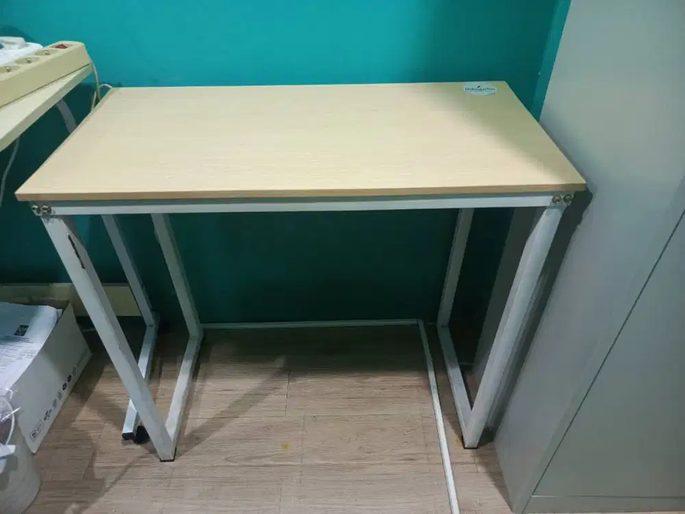 MEJA MAKE UP/ MEJA BELAJAR/ MEJA KERJA/ MEJA SERBAGUNA