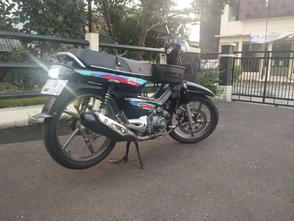 Honda C100/Legenda 2003