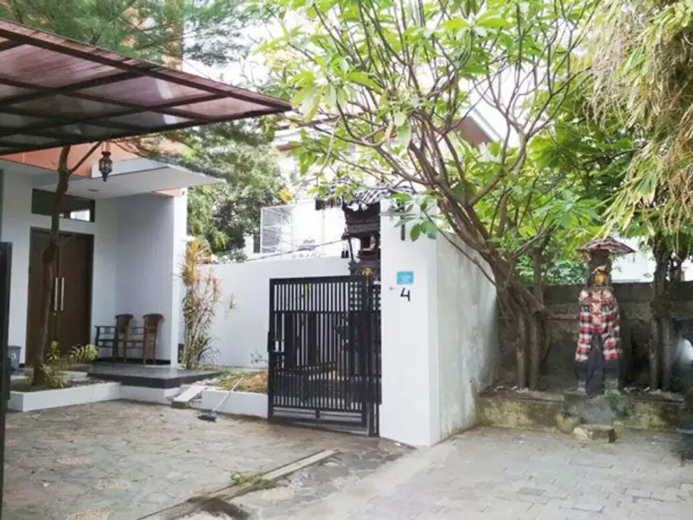 [AMR-057.RSH] Disewakan Rumah Bisa Kantor 4 Kamar JL Pulau Komodo Sanglah Denpasar Barat