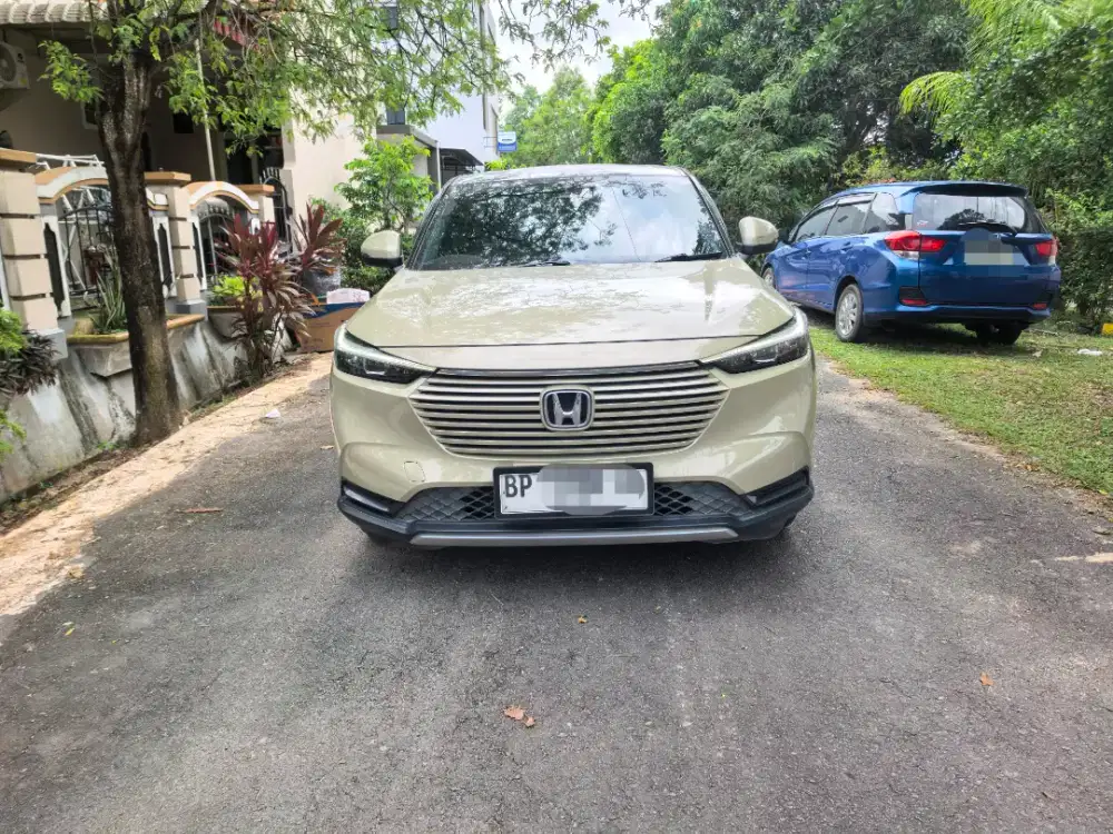 Honda hrv 1.5 E two tone 2023 dp 6 jt