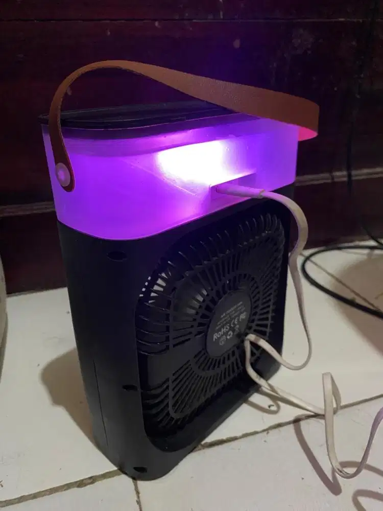 Kipas mini portable.