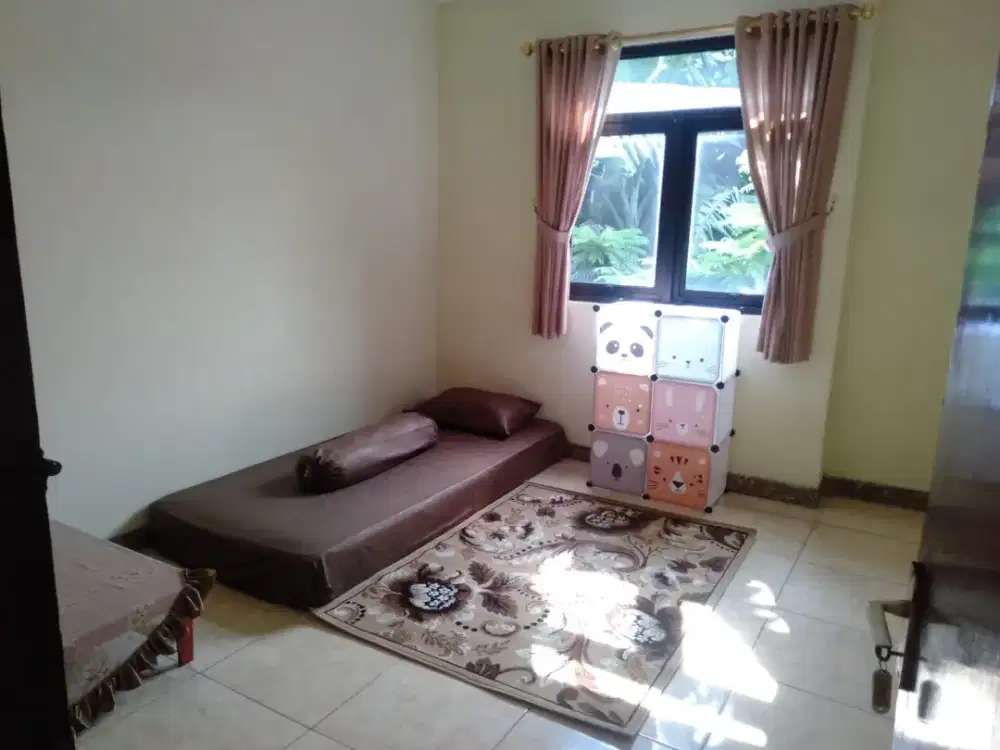 Kost Putri, dekat Mal Kota Kasablanka