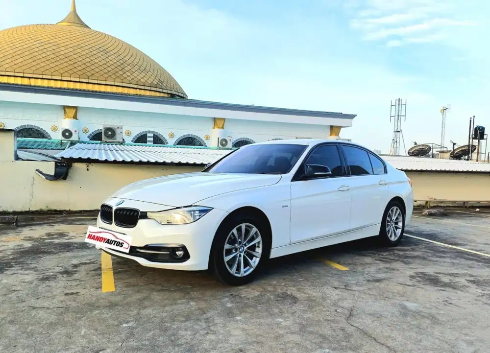 BMW 320i Tahun 2018 Automatic Putih