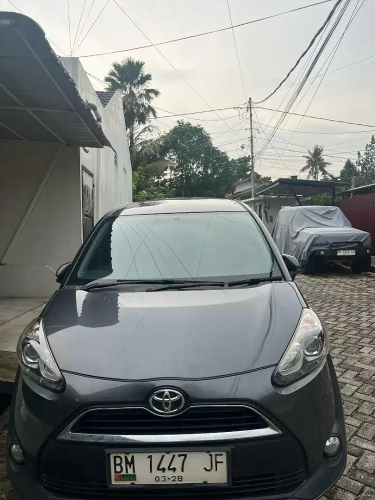 Dijual cepat mobil sienta