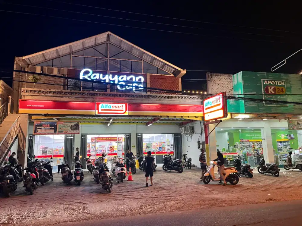 RUMAH MURAH Poros jalan depan showroom mobil Sulfat Selatan