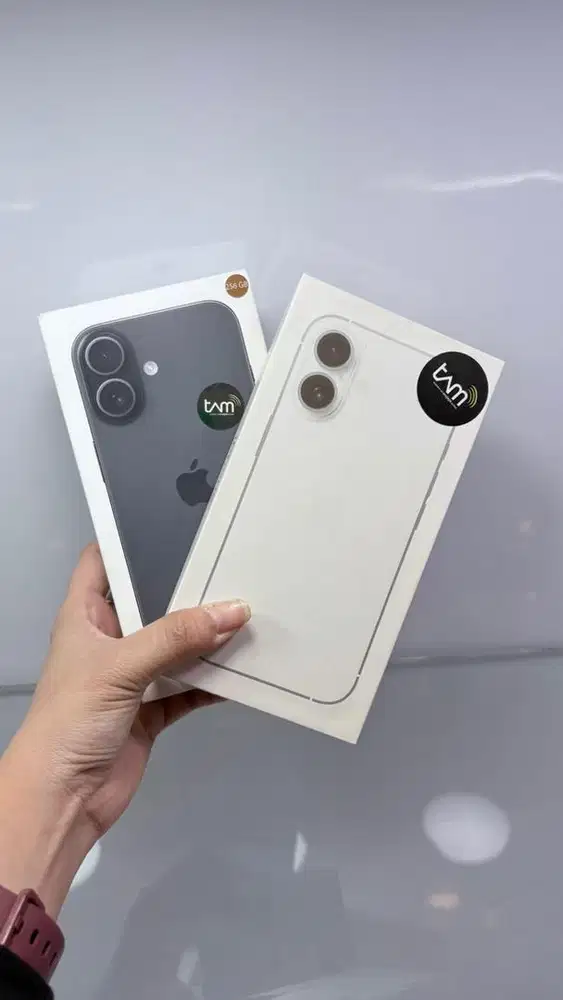 IPHONE 17 BLACK, WHITE 256GB