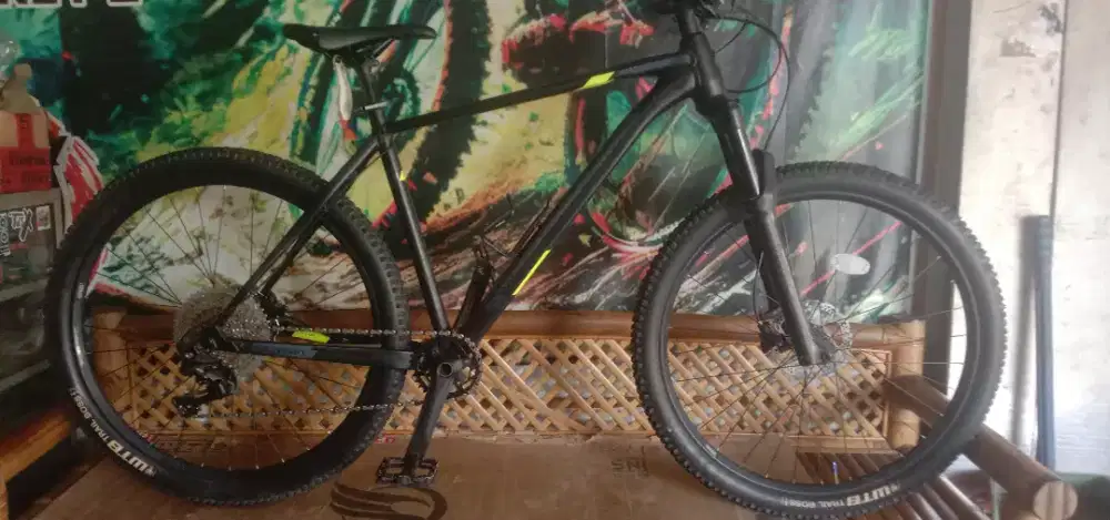 Sepeda MTB Polygon xtrada 8, size L, lingkar 27, 5