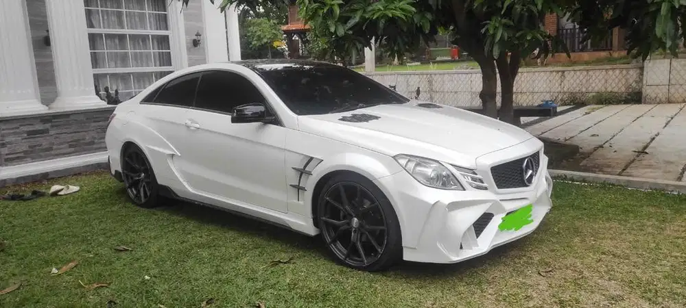 Mercedes Benz E200 CGI Coupe AT CBU