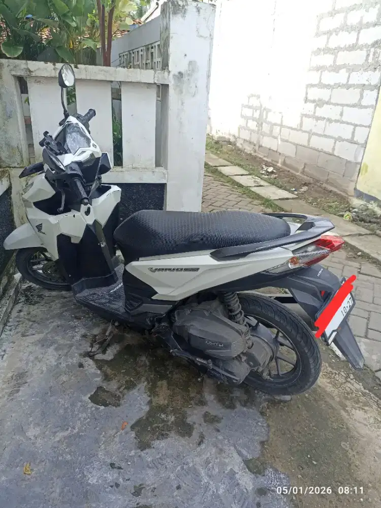 VARIO 150 PUTIH 2017 STNK BPKB PAJAK AKTIF