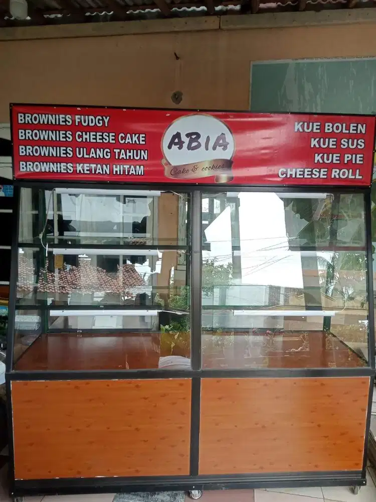 Etalase Alumunium bekas