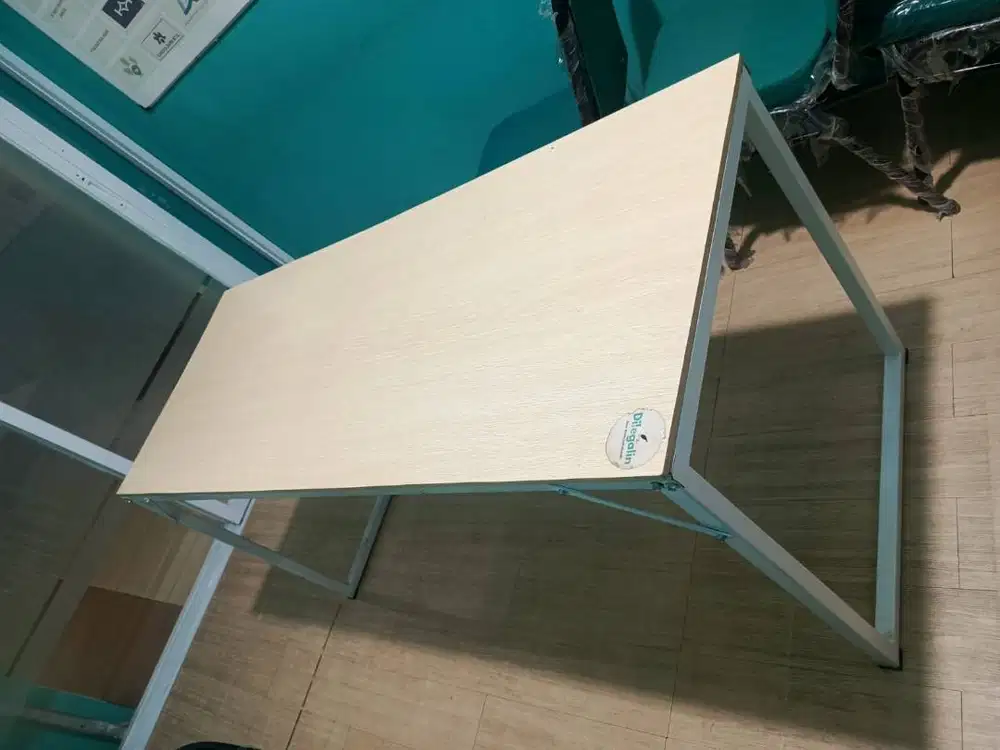 MEJA MEETING (KAPASITAS ±6 ORANG)