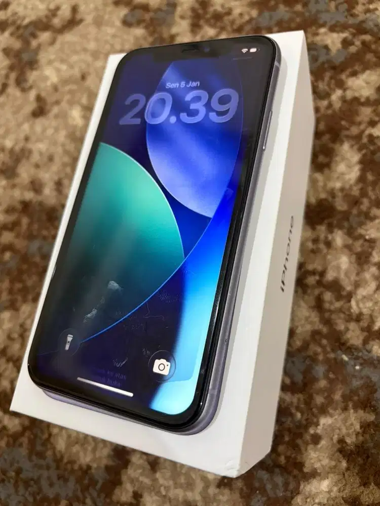 Dijual Iphone 11 64 GB purple
